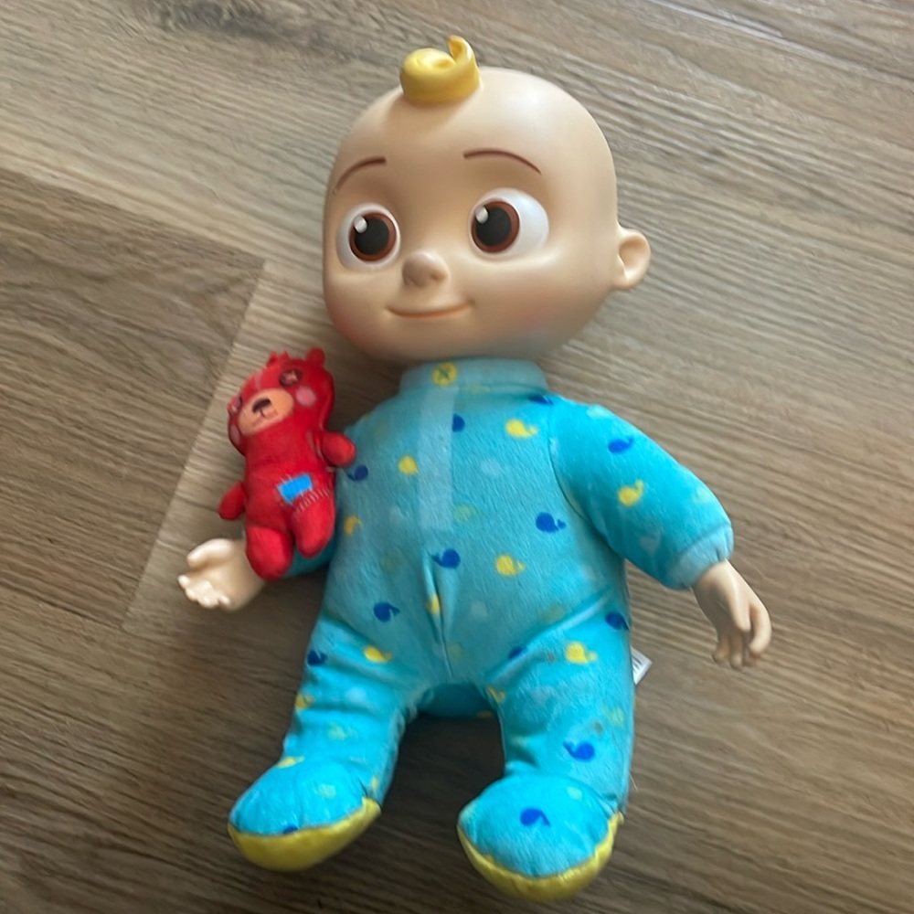 COCOMELON singing/talking doll. Everything works and there is no damage to it.